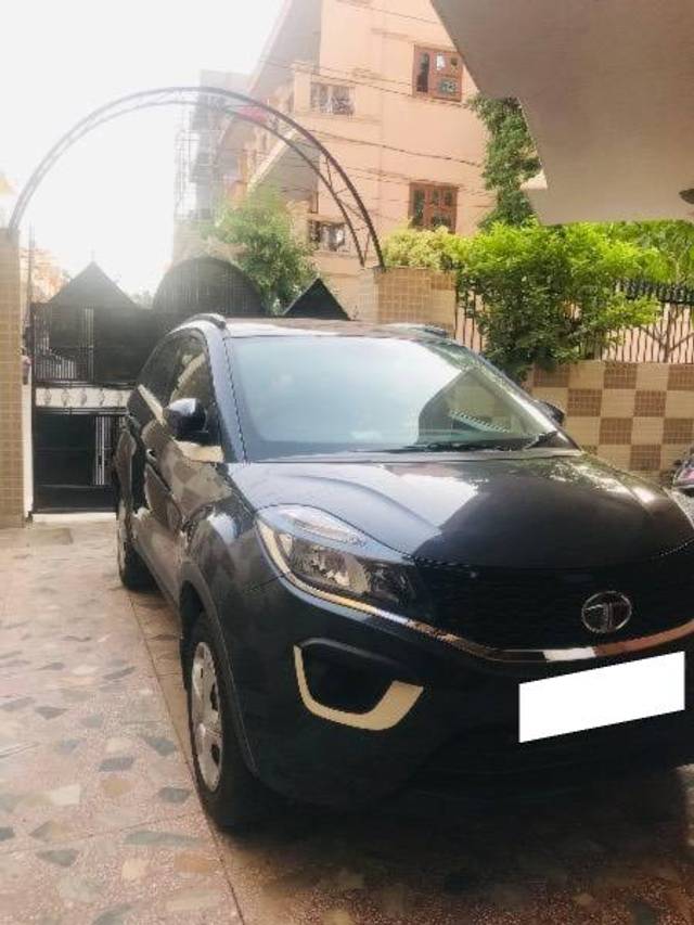 https://images10.gaadi.com/usedcar_image/4270171/original/processed_bda979ef-3a5b-4c9c-bd57-e6a9e2c20aa8.jpg?imwidth=6400