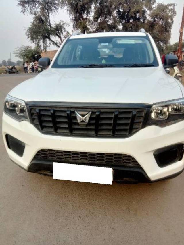 https://images10.gaadi.com/usedcar_image/4270227/original/processed_3903e41b-c8a5-4bfc-8206-6d38cb9ce2a9.jpg?imwidth=6400