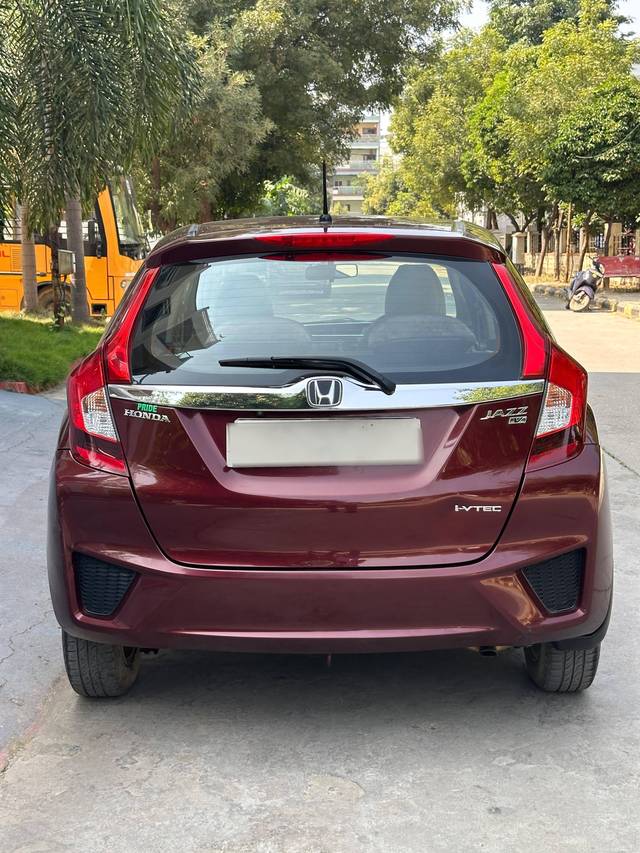 https://images10.gaadi.com/usedcar_image/4270294/original/processed_2aa42fd6816ab09969678134af32f185.jpg?imwidth=6402