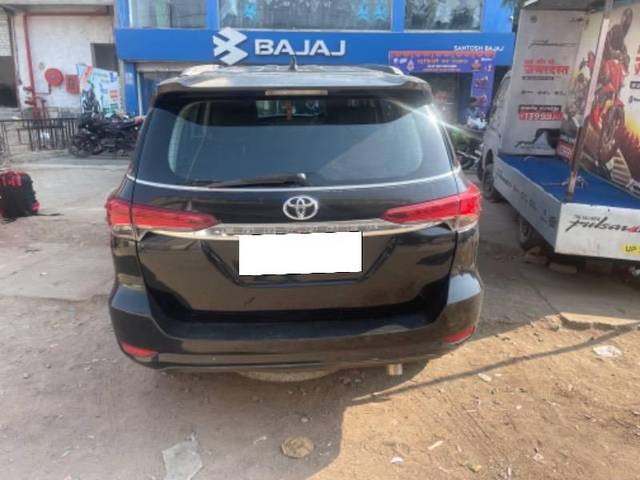 https://images10.gaadi.com/usedcar_image/4270321/original/processed_3f1bace5-0128-43ac-86b6-47099d68806b.jpg?imwidth=6401