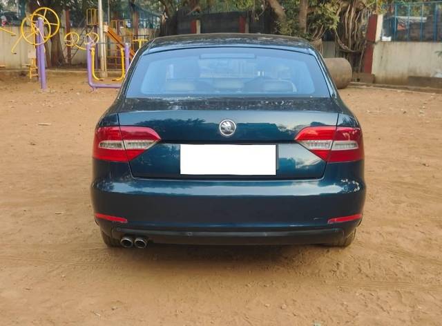 https://images10.gaadi.com/usedcar_image/4270366/original/processed_5f352d5294f903a123414f4d7662bd3e.jpg?imwidth=6402