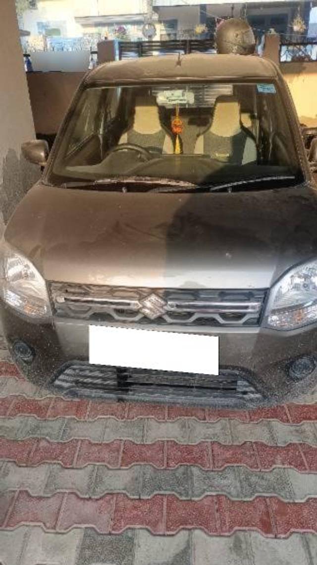 https://images10.gaadi.com/usedcar_image/4270369/original/processed_a214d647-dac2-44a7-af61-8d0a8d117fcd.jpg?imwidth=6400