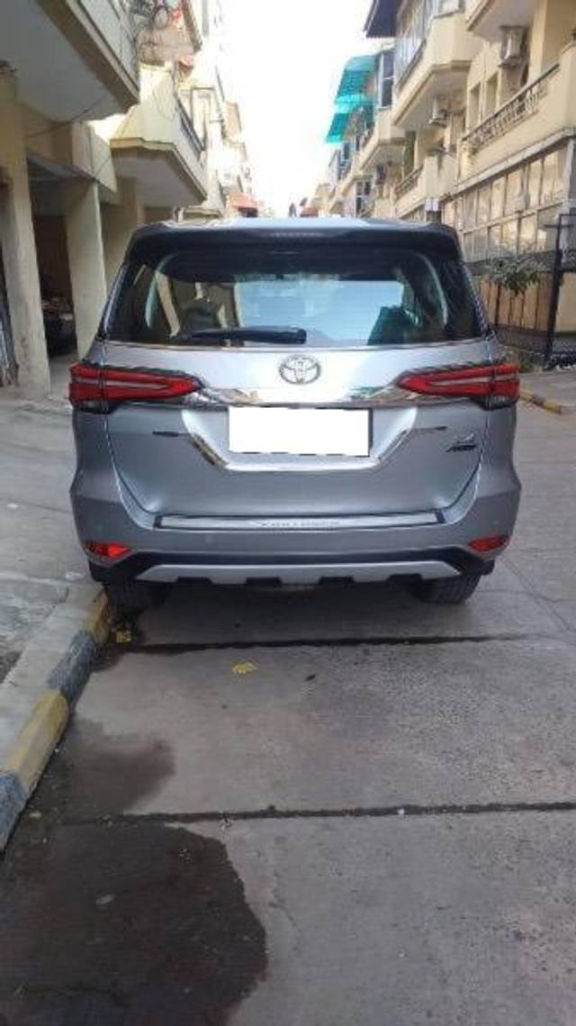 https://images10.gaadi.com/usedcar_image/4270401/original/processed_97c1a873-e515-4f79-8f71-016535de3737.jpeg?imwidth=6400