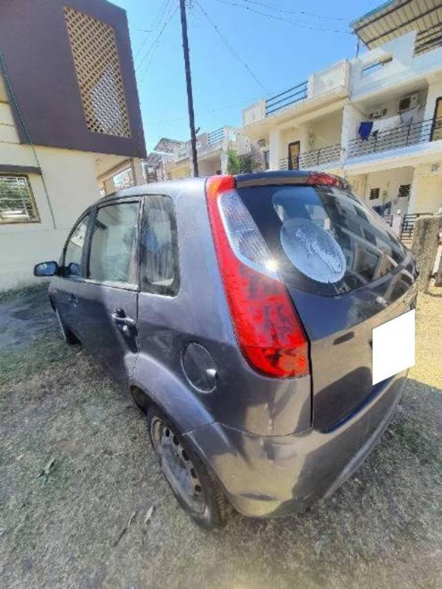 https://images10.gaadi.com/usedcar_image/4270442/original/processed_e72df316-110a-4e48-95da-f938ec0d144e.jpg?imwidth=6402