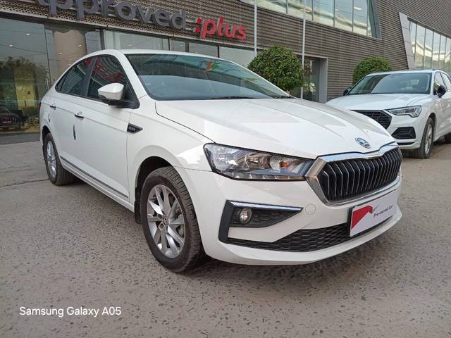 https://images10.gaadi.com/usedcar_image/4270489/original/22d5bae0228cb0d5e85a39c7d6dc3a55.jpg?imwidth=6401