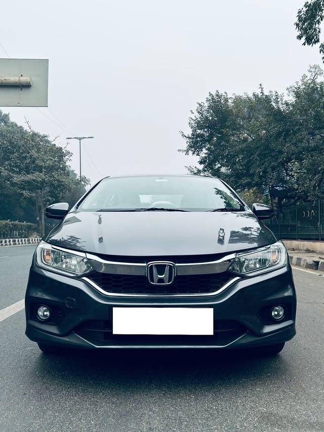 https://images10.gaadi.com/usedcar_image/4270506/original/processed_62e32b980c8d69a6cc9411edf3e90a0c.jpg?imwidth=6400