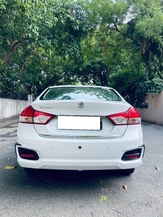 https://images10.gaadi.com/usedcar_image/4270528/original/processed_6b10582ecd019fd5b8991386b024134c.jpg?imwidth=6402