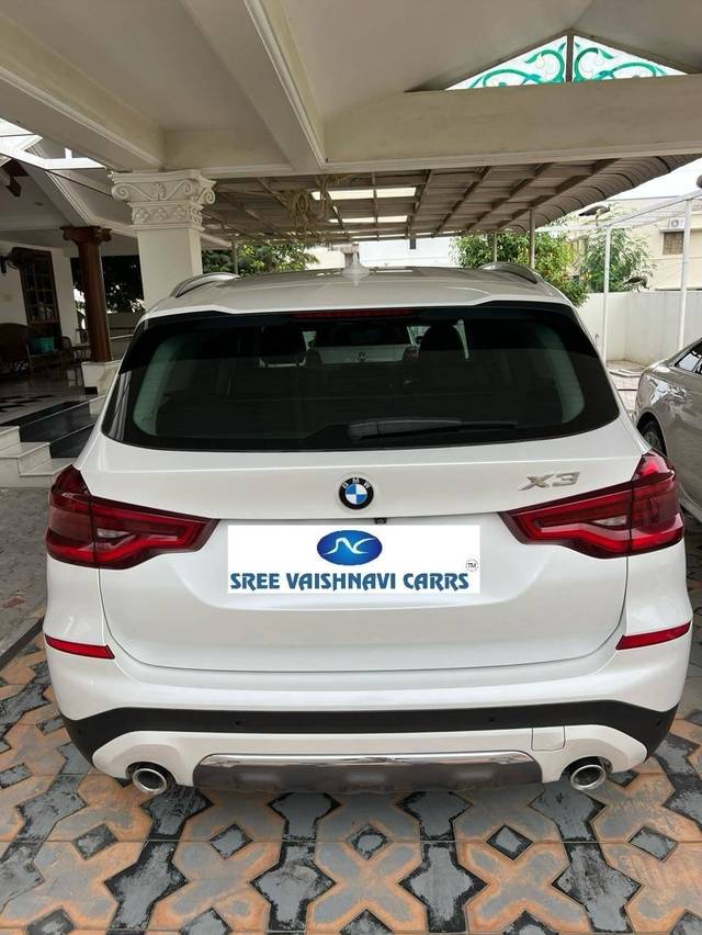 https://images10.gaadi.com/usedcar_image/4270541/original/processed_b781e59ef7d32af7c74dd2128d03a2fd.jpeg?imwidth=6402