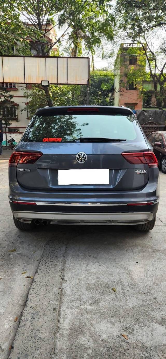 https://images10.gaadi.com/usedcar_image/4270575/original/processed_75efed61666a7008008cc71c29f93433.jpg?imwidth=6402