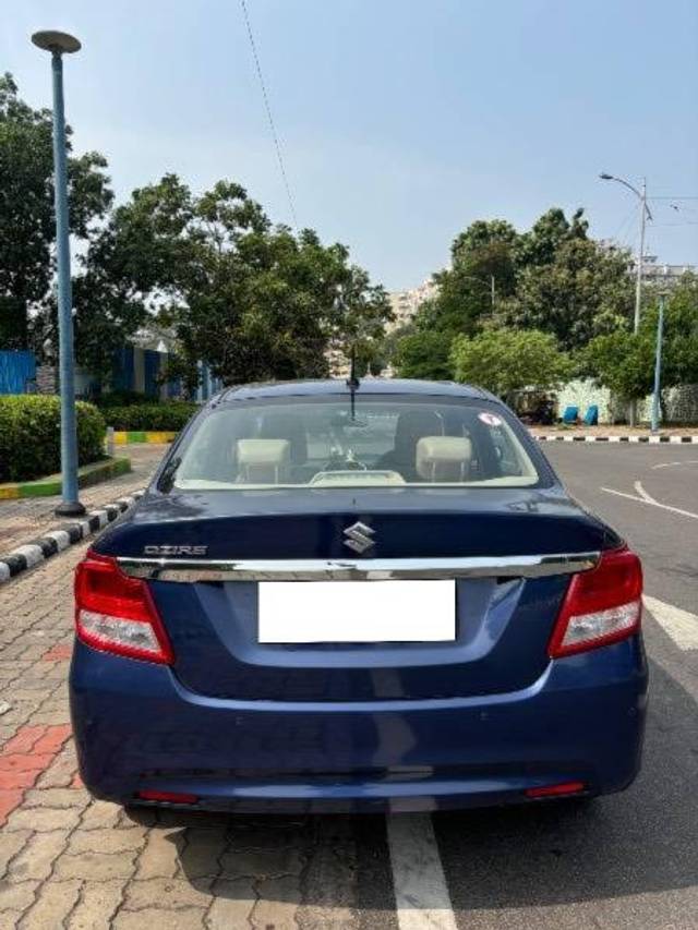 https://images10.gaadi.com/usedcar_image/4270672/original/processed_42dd28c5-2398-489f-898f-c6ff1053494f.jpg?imwidth=6401