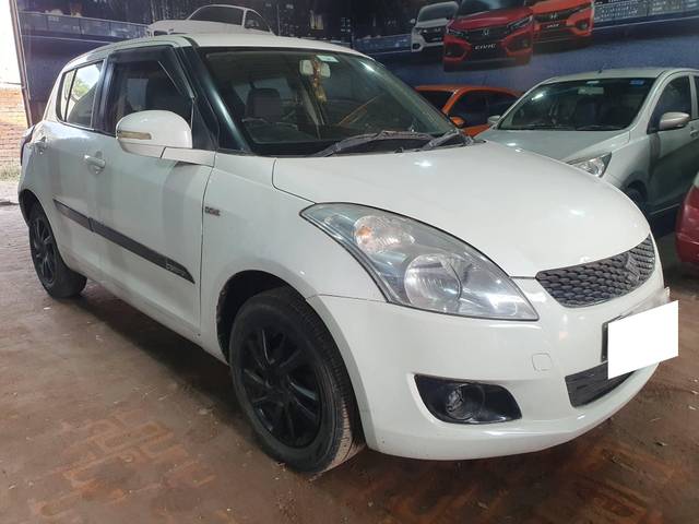 https://images10.gaadi.com/usedcar_image/4270763/original/processed_281616b80d3e6e0e7bec90b9884d903c.jpg?imwidth=6400