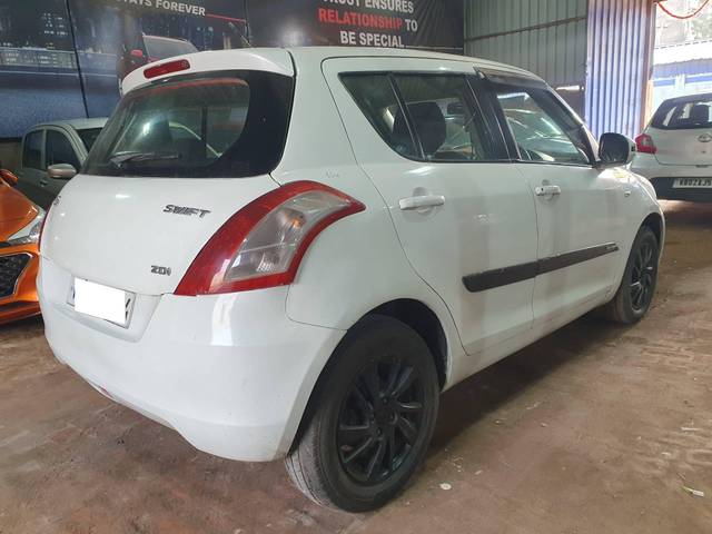 https://images10.gaadi.com/usedcar_image/4270763/original/processed_60af723bf1782236423eecf12517becb.jpg?imwidth=6401