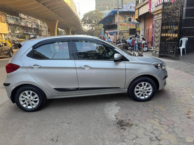 https://images10.gaadi.com/usedcar_image/4270805/original/processed_05064549b4e72558dc3eac33cf43fbf7.jpg?imwidth=6401