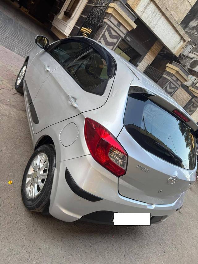 https://images10.gaadi.com/usedcar_image/4270805/original/processed_aa785c3c972199cc9f2c3816c5c14910.jpg?imwidth=6402