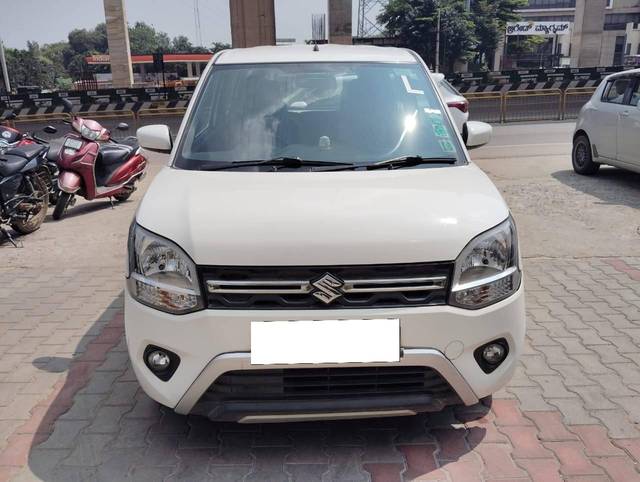 https://images10.gaadi.com/usedcar_image/4270872/original/processed_e16825437ca8e1f3a1673dcdb948d0e3.jpg?imwidth=6400