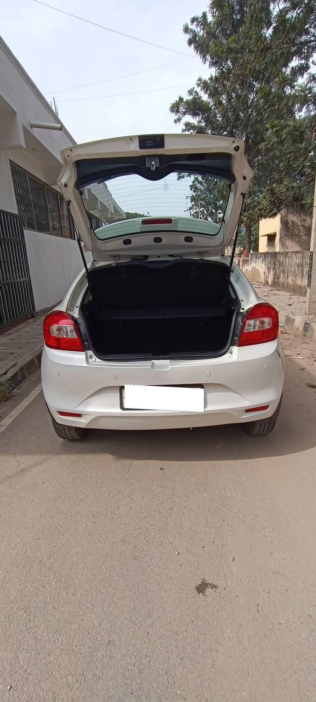 https://images10.gaadi.com/usedcar_image/4270885/original/processed_855a629fd3f27005562d38546d442876.jpg?imwidth=6402