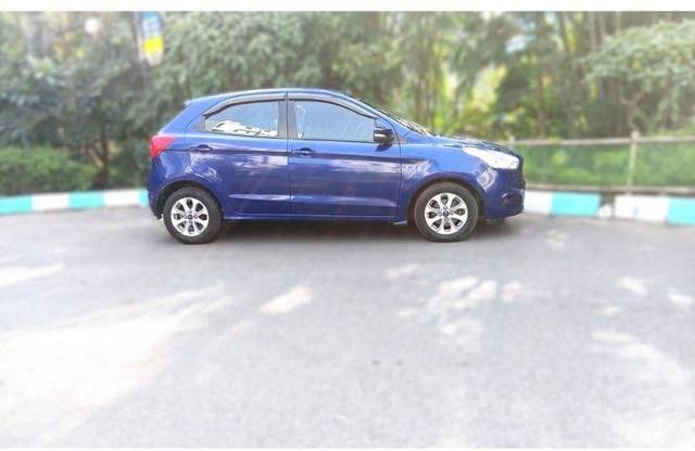 https://images10.gaadi.com/usedcar_image/4270946/original/processed_844d35365b6759fbb6d7005973adef42.jpeg?imwidth=6401