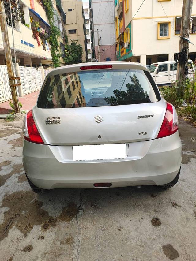 https://images10.gaadi.com/usedcar_image/4271024/original/processed_6ff87a23c4bb0d3efa717f55e627f576.jpg?imwidth=6401