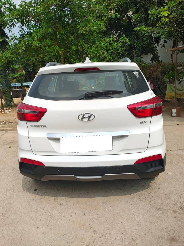 https://images10.gaadi.com/usedcar_image/4271035/original/processed_a1681bda66821cb5da8a98770628bc7c.jpg?imwidth=6401