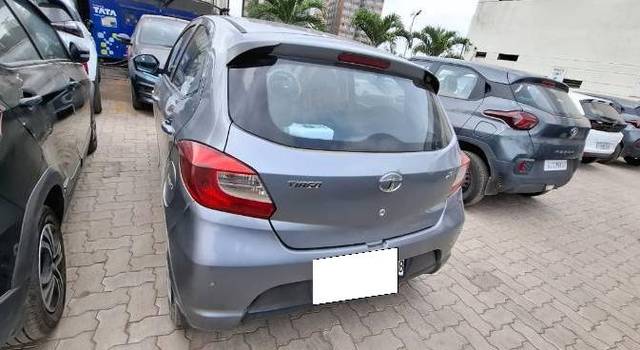 https://images10.gaadi.com/usedcar_image/4271042/original/processed_811ac234-21cf-469f-8a6d-82803413c53a.jpg?imwidth=6400