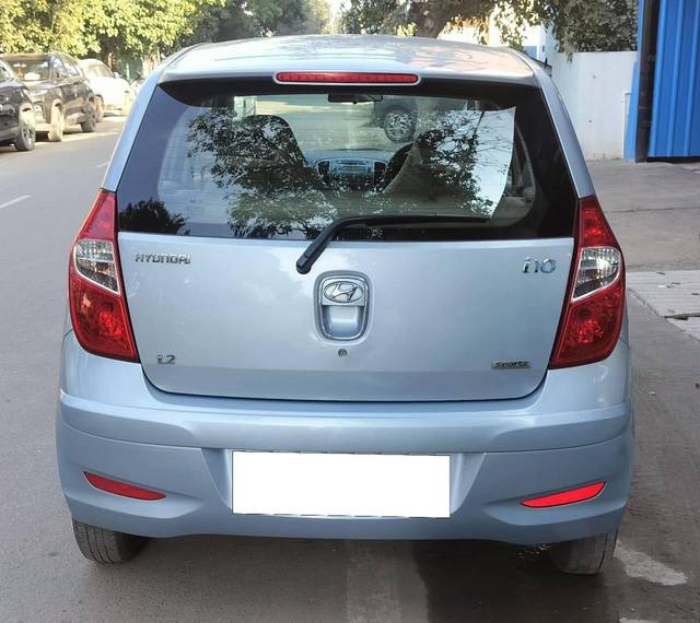 https://images10.gaadi.com/usedcar_image/4271179/original/processed_d4b21059bfa2464356bfdd30cd1c91d6.jpeg?imwidth=6401