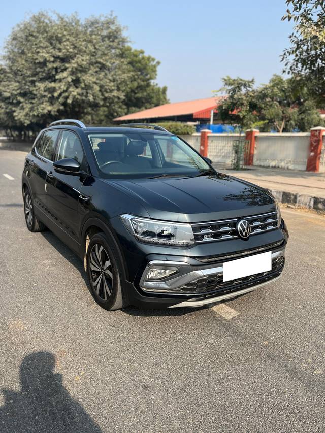 https://images10.gaadi.com/usedcar_image/4271180/original/processed_596b35de04e9cccac7e34633eee6d8e6.jpg?imwidth=6400