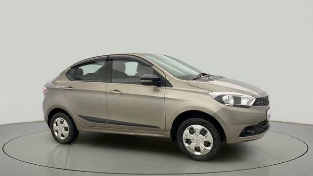 https://images10.gaadi.com/usedcar_image/4271186/original/61c0bbd90527bf95cd6e7ca2709506d4.jpg?imwidth=6400