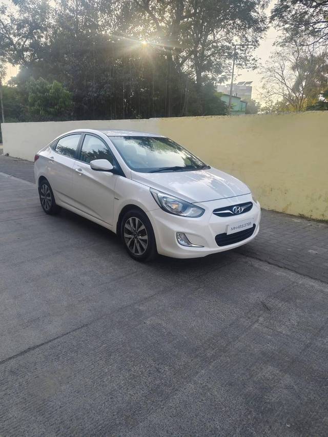 https://images10.gaadi.com/usedcar_image/4271188/original/processed_0bed8578b88887e479827218ba44d56a.jpg?imwidth=6402