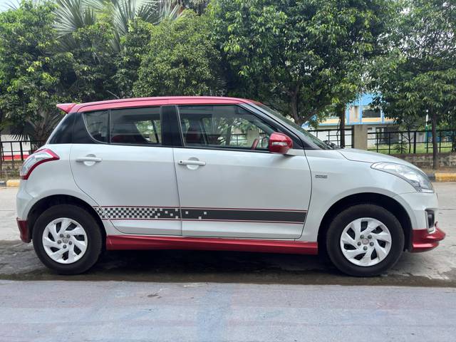 https://images10.gaadi.com/usedcar_image/4271213/original/processed_e53cf2713c1b0b673042028ac7a7e398.jpg?imwidth=6401