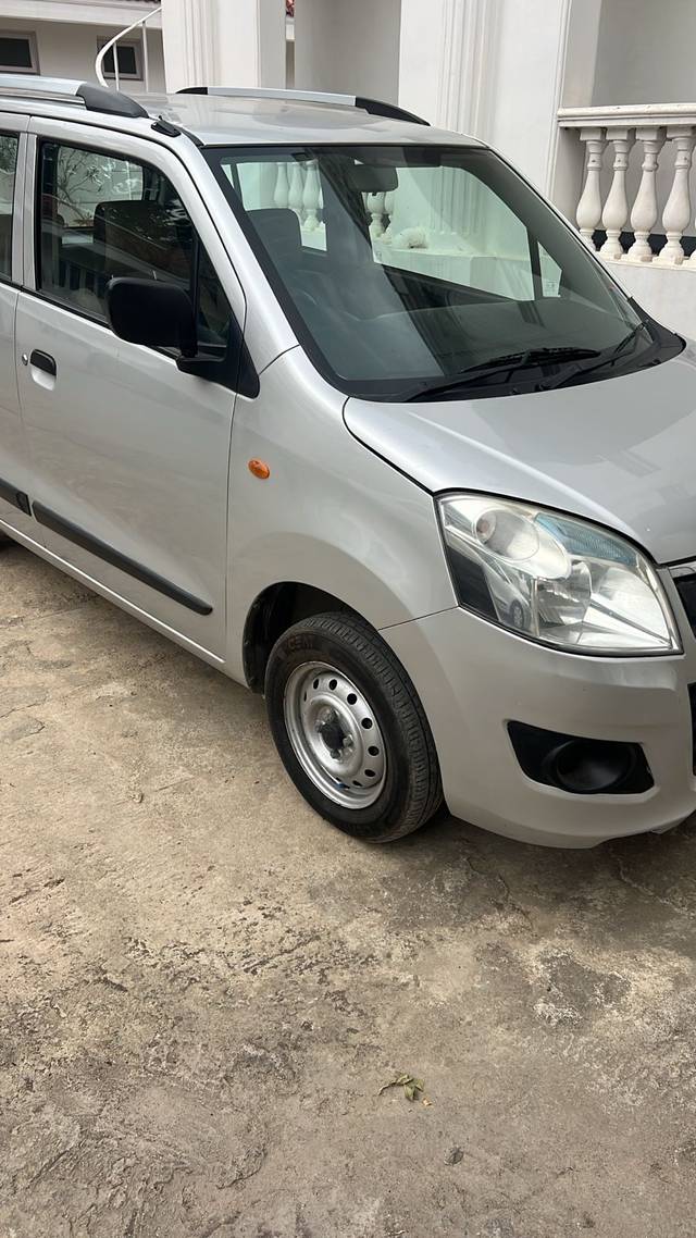 https://images10.gaadi.com/usedcar_image/4271233/original/1b50ac0ad970c9cd7fe6b4b63639681f.jpg?imwidth=6400