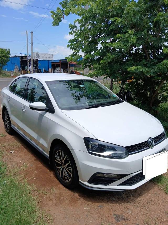 https://images10.gaadi.com/usedcar_image/4271243/original/processed_ad6926a45547edff4c82994b76303cc7.jpg?imwidth=6401