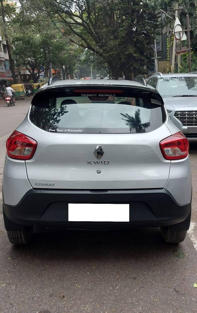 https://images10.gaadi.com/usedcar_image/4271254/original/processed_bc809ba9ffcf4b944fdd521473d873d9.jpg?imwidth=6402