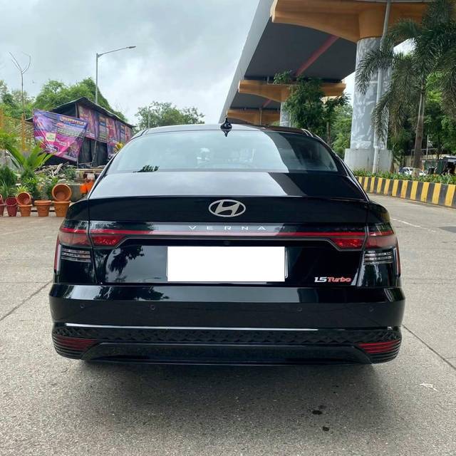 https://images10.gaadi.com/usedcar_image/4271258/original/processed_580d69eccc3fae8e927b45cde19ed573.jpg?imwidth=6402