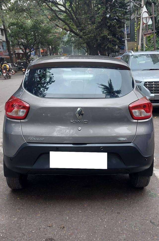 https://images10.gaadi.com/usedcar_image/4271259/original/processed_f8c9078b431f6049399b60d0a10de5cd.jpg?imwidth=6402