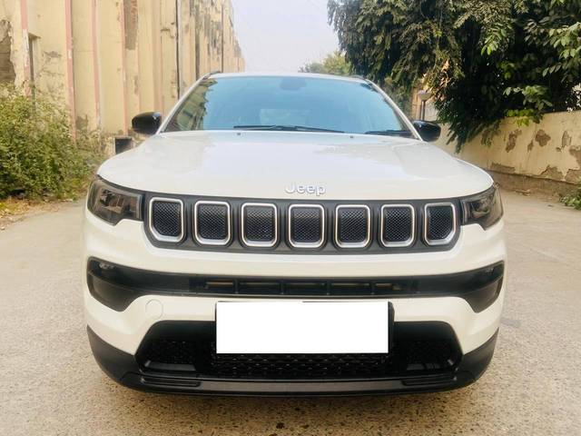 https://images10.gaadi.com/usedcar_image/4271269/original/processed_8d3e9eabd97547be16424e69d938cfa6.jpg?imwidth=6400