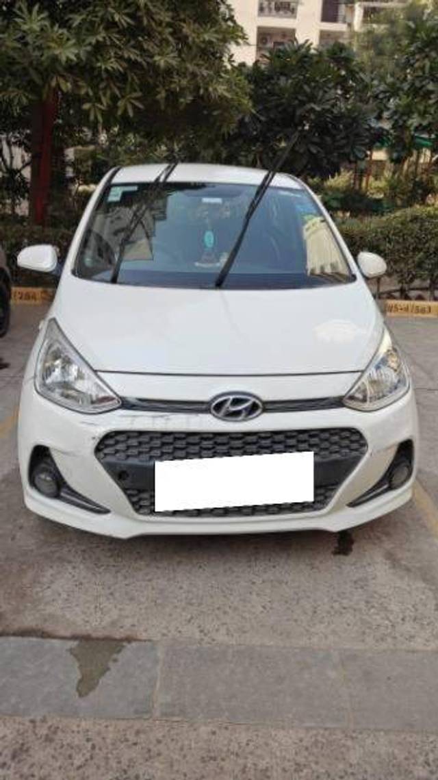 https://images10.gaadi.com/usedcar_image/4271274/original/7ce6b644221dc6bc7d8947f01ce132df.jpg?imwidth=6400