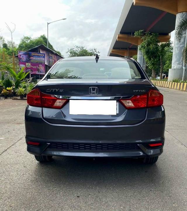 https://images10.gaadi.com/usedcar_image/4271363/original/processed_a97795fc348aa5076711629c7d3ebfb1.jpg?imwidth=6402