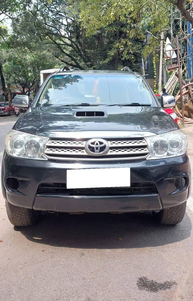 https://images10.gaadi.com/usedcar_image/4271372/original/processed_a8df897e5799551b46995bec4e5c7378.jpg?imwidth=6400