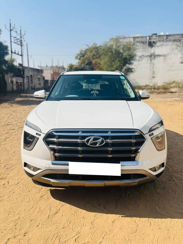 https://images10.gaadi.com/usedcar_image/4271383/original/processed_c833e98f156155aa33f8f2951e41b94a.jpg?imwidth=6400