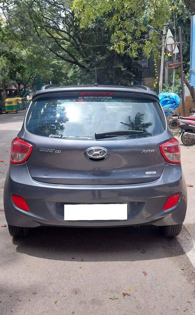 https://images10.gaadi.com/usedcar_image/4271486/original/processed_8d60ee40187ef086dd9a31e3d594fa53.jpg?imwidth=6402