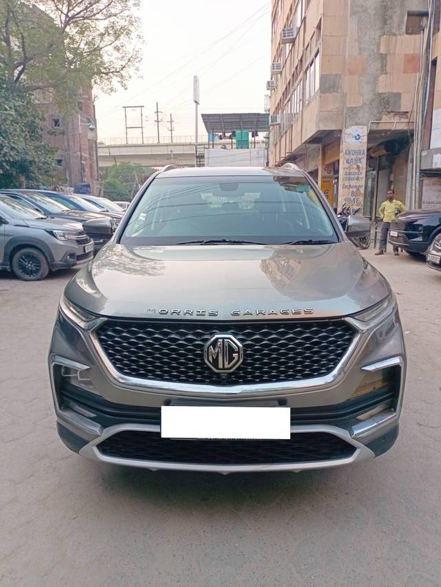 https://images10.gaadi.com/usedcar_image/4271538/original/processed_7c17ceef28a105104d20b6e835aee1c4.jpg?imwidth=6402