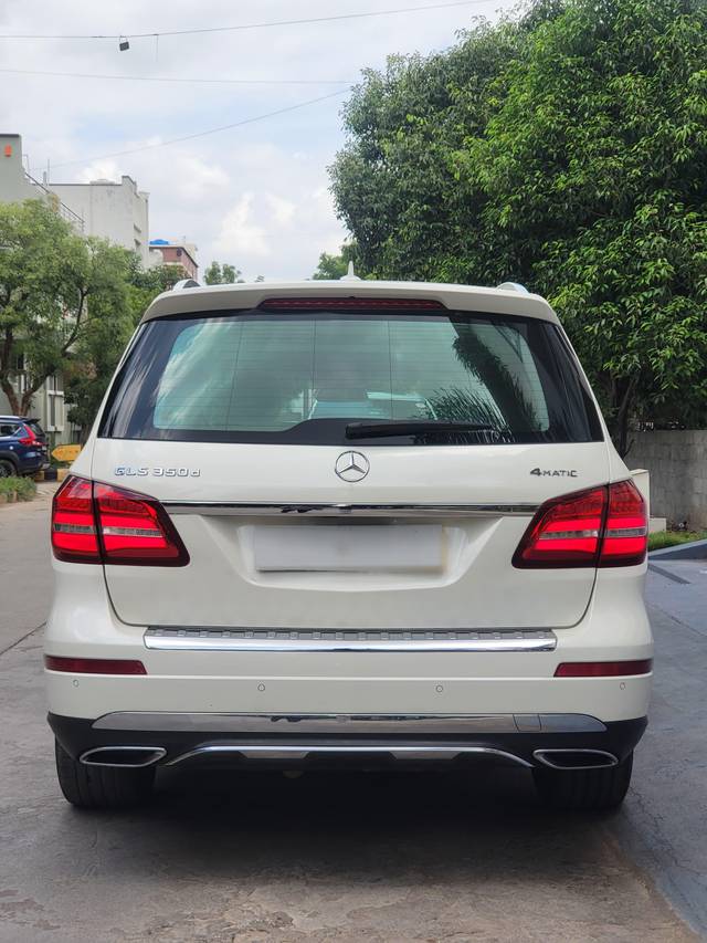 https://images10.gaadi.com/usedcar_image/4271668/original/processed_cb4d84084a742cefc7869ffd77064dc4.jpg?imwidth=6402