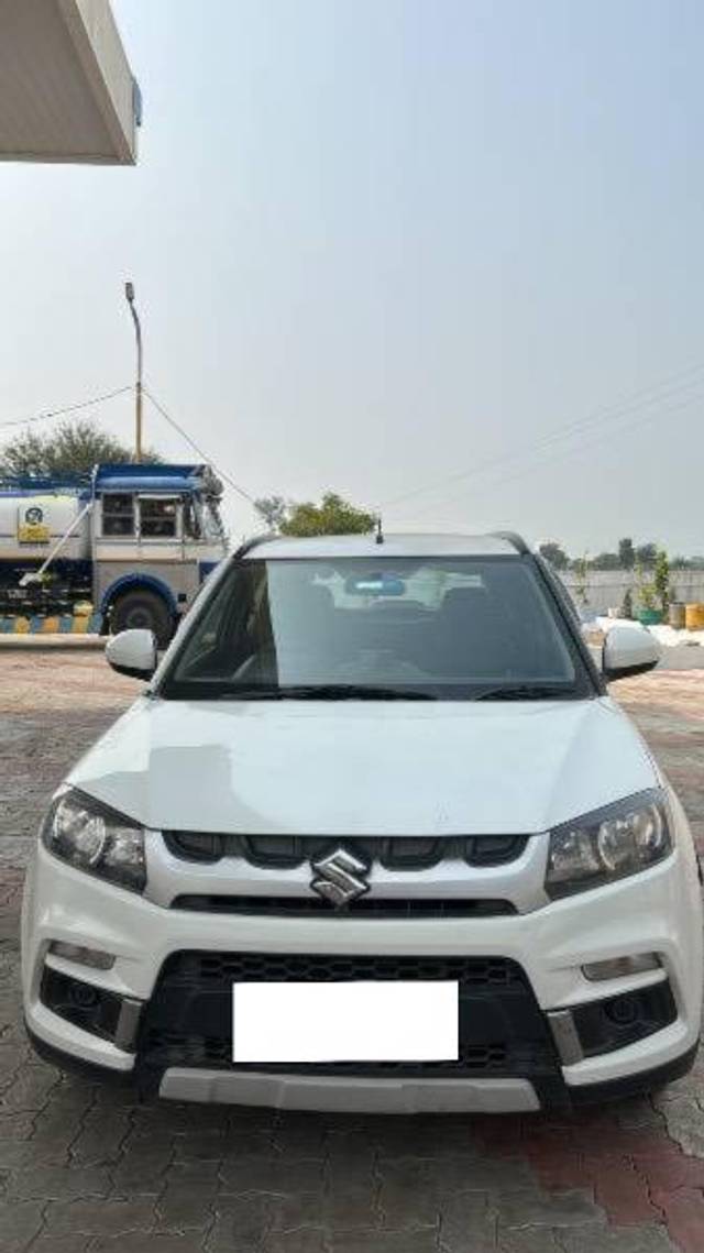 https://images10.gaadi.com/usedcar_image/4271725/original/processed_3348b4a2-ccc9-495a-a538-b0c910cd3194.jpeg?imwidth=6402