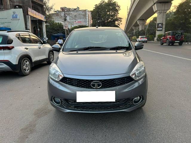 https://images10.gaadi.com/usedcar_image/4271751/original/processed_8aede128cc564595ea985c1ad83edae2.jpg?imwidth=6402