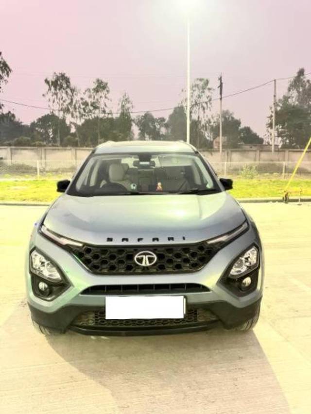 https://images10.gaadi.com/usedcar_image/4272108/original/processed_a4981ce2-e6b2-47b2-8cf3-c6645aee5387.jpg?imwidth=6400