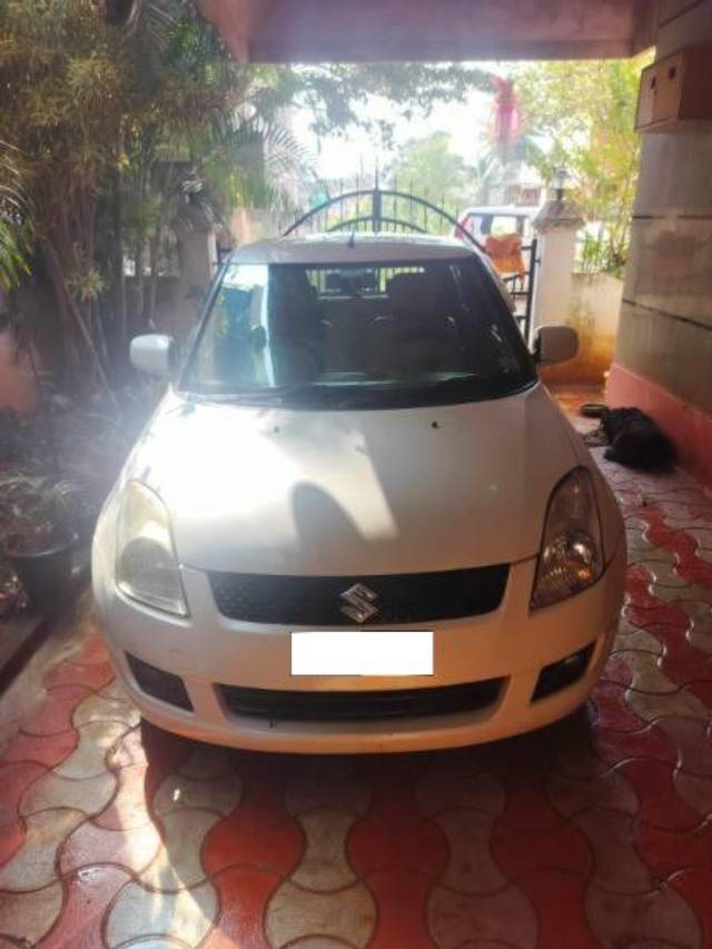 https://images10.gaadi.com/usedcar_image/4272229/original/processed_50af79c0-483c-4746-88bb-5bcd95db87b8.jpg?imwidth=6400