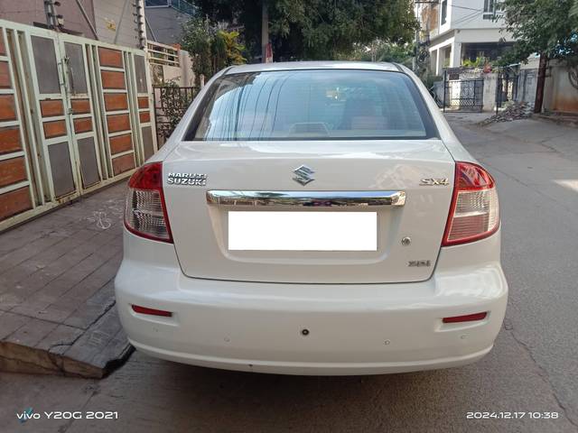 https://images10.gaadi.com/usedcar_image/4272230/original/processed_40bbe03178b7ee910942b01a74d1bcad.jpg?imwidth=6402