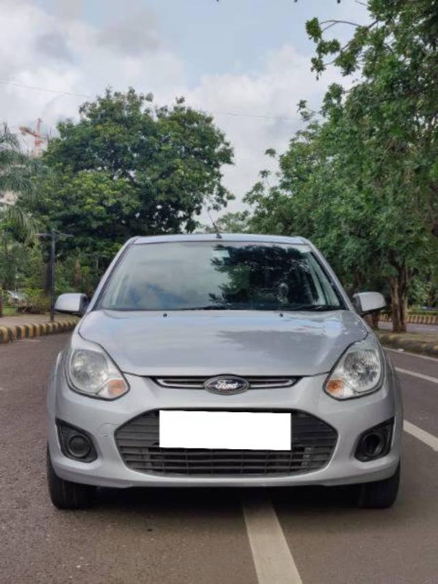 https://images10.gaadi.com/usedcar_image/4272233/original/processed_ba31444f-3a9f-4fdf-9a0e-182caeef0d5a.jpeg?imwidth=6401