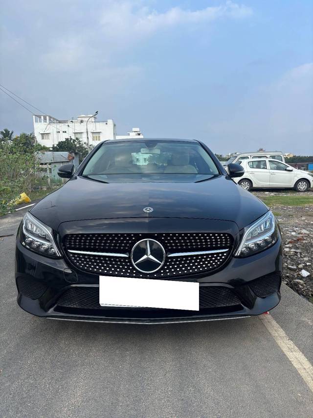 https://images10.gaadi.com/usedcar_image/4272348/original/processed_4474c5f9cda0e6dccf7983b93c5ce1dc.jpg?imwidth=6400