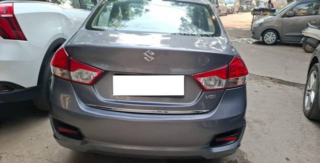 https://images10.gaadi.com/usedcar_image/4272371/original/processed_e0659884ec2149f5f6d4b05d7f4f549b.jpg?imwidth=6401